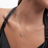 Gargantilla Irem de Esmeralda y Diamantes de 0,30 Cts. en Oro Blanco de 18 Kt