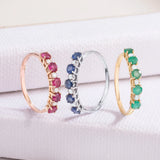 Anel de diamantes Eternity Colors com rubis em ouro rosa 18 K