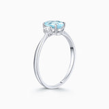 Sortija Amelie Oval de Aguamarina y Diamantes en Oro Blanco de 18 Kt