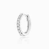 Brinco de argola com diamantes pequenos e piercing em ouro branco 18 K
