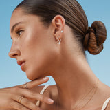 Brincos de argola com diamantes em ouro branco 18K