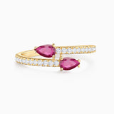 Sortija Anabel de Diamantes y Rubíes en Oro Amarillo de 18 Kt