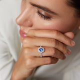 Sortija Star of Ceylon de Zafiro y Diamantes en Oro Blanco de 18 Kt