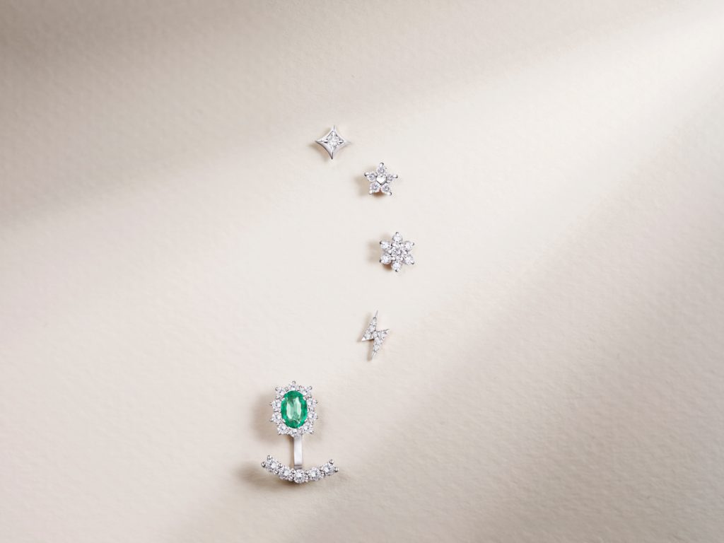 Combinación de pendientes minimalistas de diamantes de Mumit