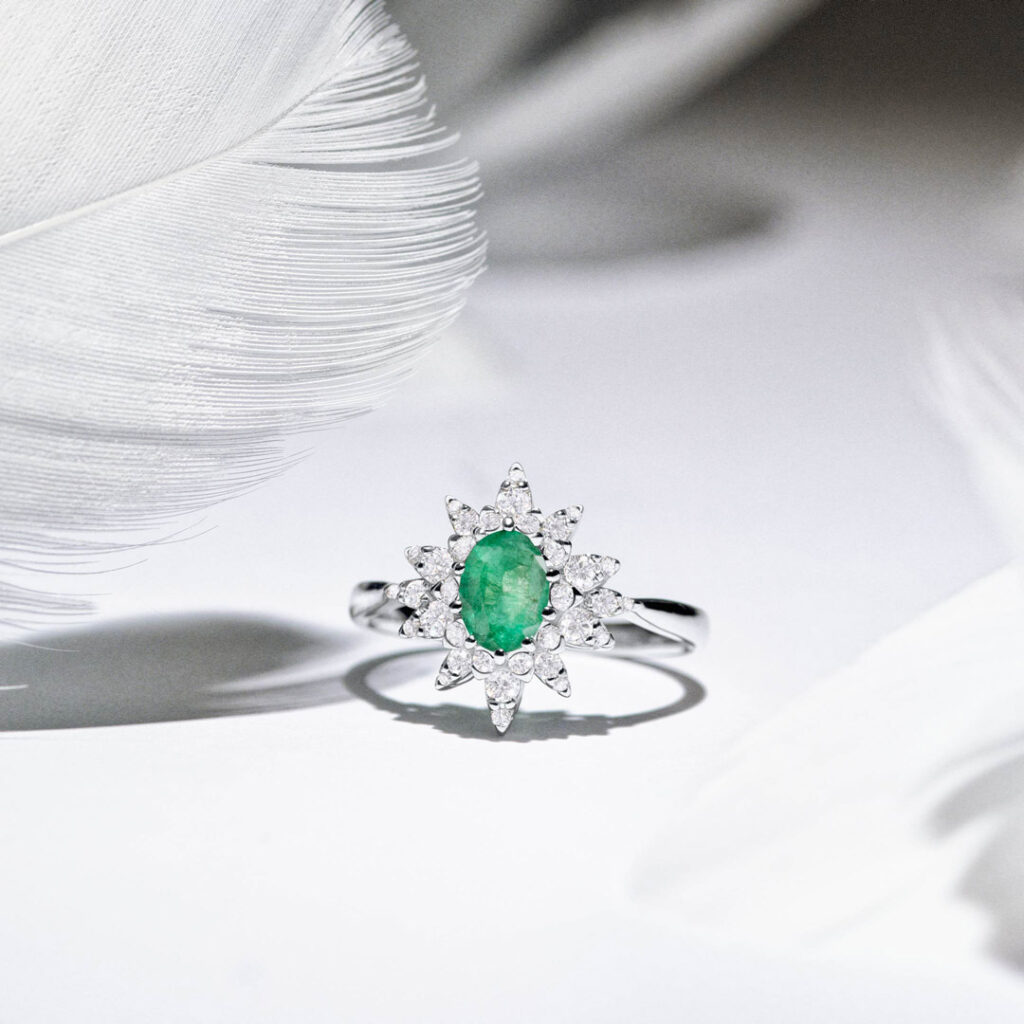 Bague diamant émeraude Green Jay or blanc 18 carats