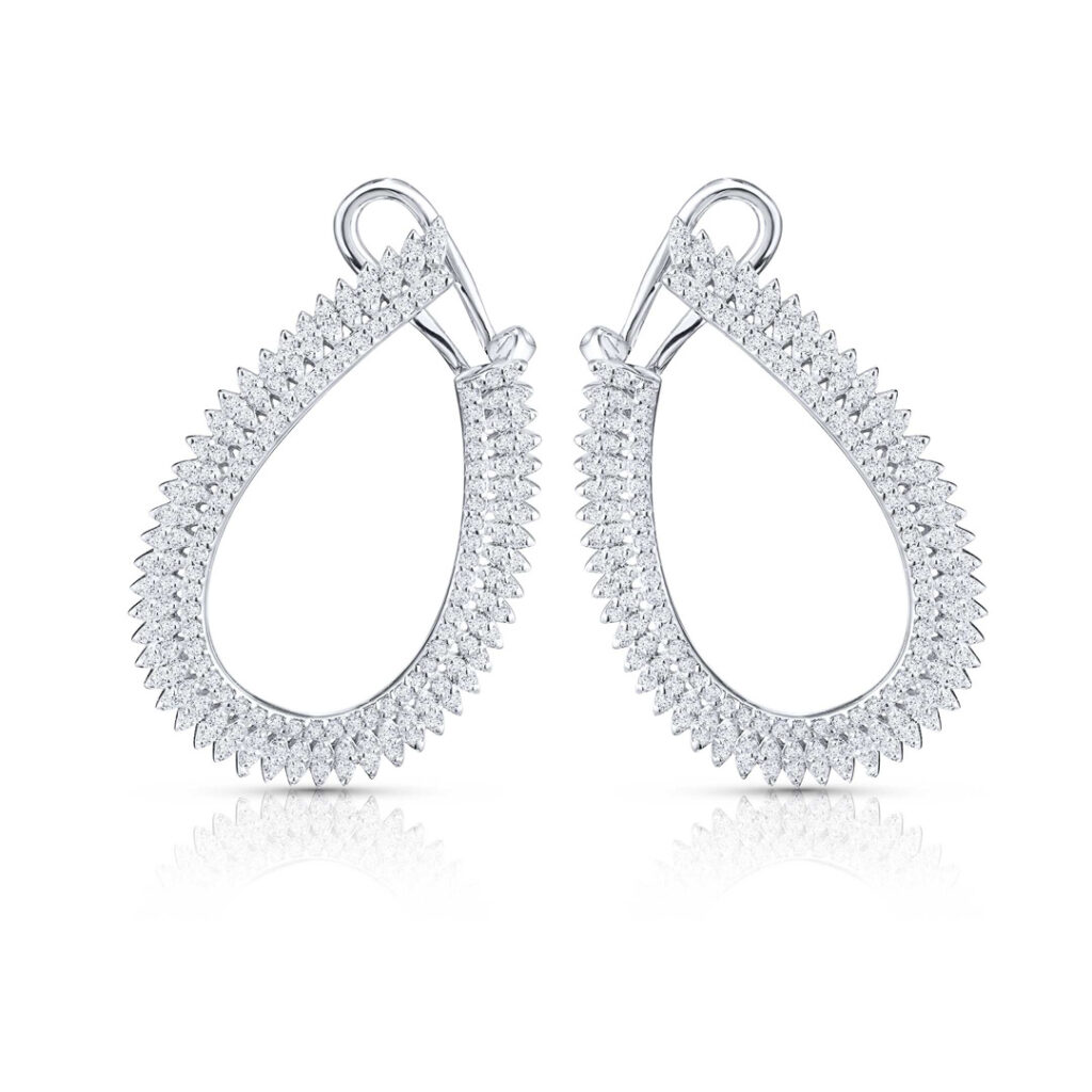 Pendientes Infinity de diamantes en oro blanco