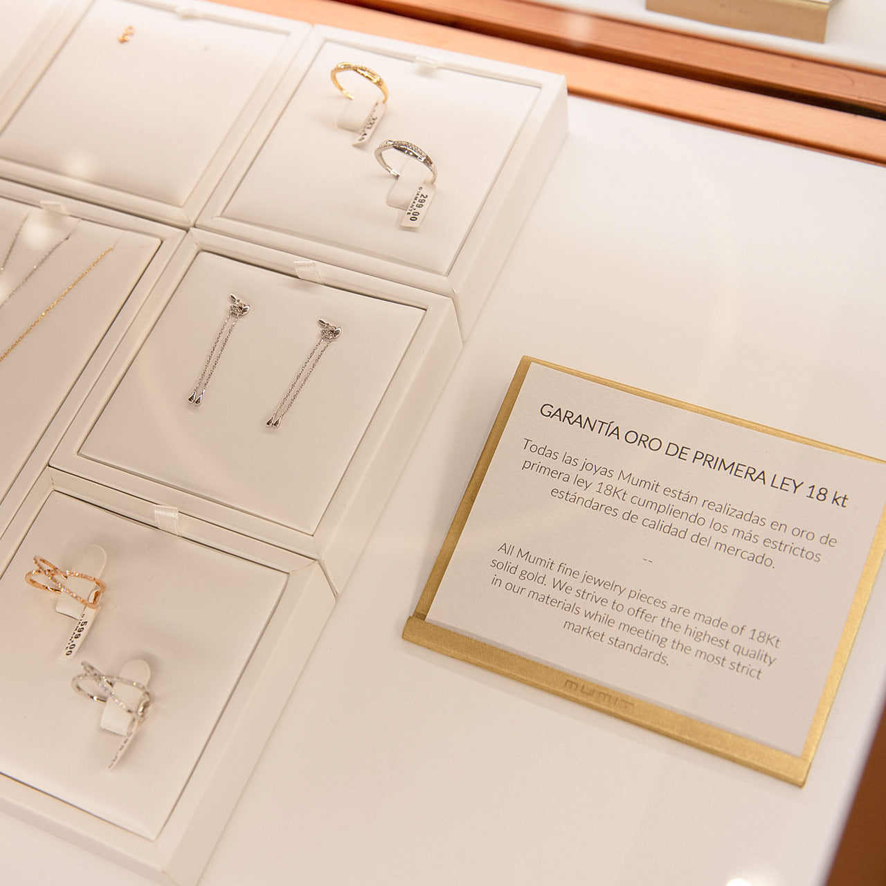 Garantía Joyas Mumit Oro de 18 Kt - Interior tienda