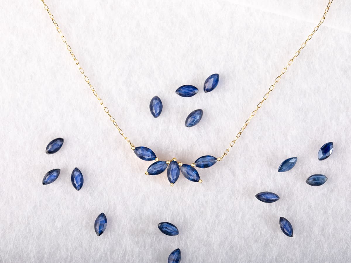 Gargantilla Tri-Marquise con Zafiros Azules de Mumit