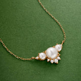 Gargantilla Midnight Holly de Perlas y Diamantes en Oro Amarillo de 18 Kt