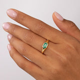 Anel de esmeralda Seal Amar em ouro amarelo 18 K