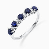 Anel de diamantes Eternity Colors com safiras em ouro branco 18 K