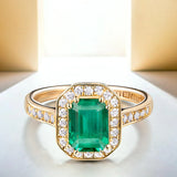 Anel Windsor Esmeralda e Diamante em Ouro Amarelo 18 K