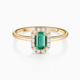 Anel Elizabeth Esmeralda e Diamante em Ouro Amarelo 18 K