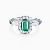 Anel Elizabeth com Esmeralda e Diamantes 0,30 Cts. em ouro branco 18 Kt