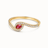 Sortija Liora Élan de Rubí y Diamantes en Oro Amarillo de 18 kt