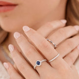 Sortija Anette de Zafiro y Diamantes en Oro Blanco de 18 Kt