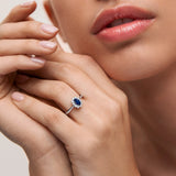 Sortija Irem de Zafiro y Diamantes de 0,30 Cts. en Oro Blanco de 18 Kt