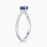 Sortija Ivy de Zafiro y Diamantes 0,32 Cts. en Oro Blanco de 18 Kt
