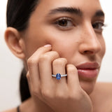 Sortija Ivy de Zafiro y Diamantes 0,50 Cts. en Oro Blanco de 18 Kt