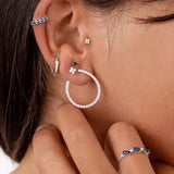 Brinco de piercing de safira Eternity Colors Bold em ouro branco 18K