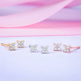 Pendientes Petite Diamonds Cross en Oro Blanco de 18 Kt