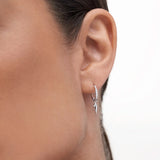 Brinco de argola punk diamante ouro branco 18K