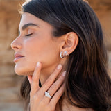 Brincos de diamante de abril em ouro branco de 18 K