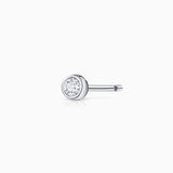 Brinco de piercing de pino com aro de diamante em ouro branco 18K