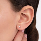 Pendiente Piercing Petite Diamonds Cross Large en Oro Blanco de 18 Kt