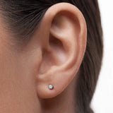 Brinco de piercing de diamante Petit Milgrain em ouro branco 18K