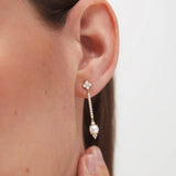 Brincos longos de pérolas e diamantes Midnight Holly em ouro amarelo 18K