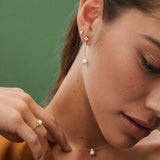 Brincos longos de pérolas e diamantes Midnight Holly em ouro amarelo 18K