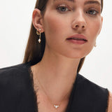 Brincos longos de pérolas e diamantes Midnight Holly em ouro amarelo 18K