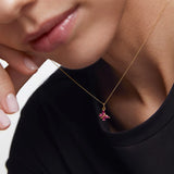 Charm Colgante Mariposa S de Rubíes en Oro Amarillo de 18 Kt
