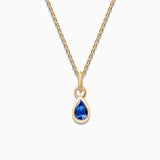 Charm Pingente de safira com aro em forma de S e pera em ouro amarelo 18K
