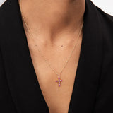 Colgante Cruz Gaia de Rubíes y Diamantes en Oro Rosa de 18 Kt