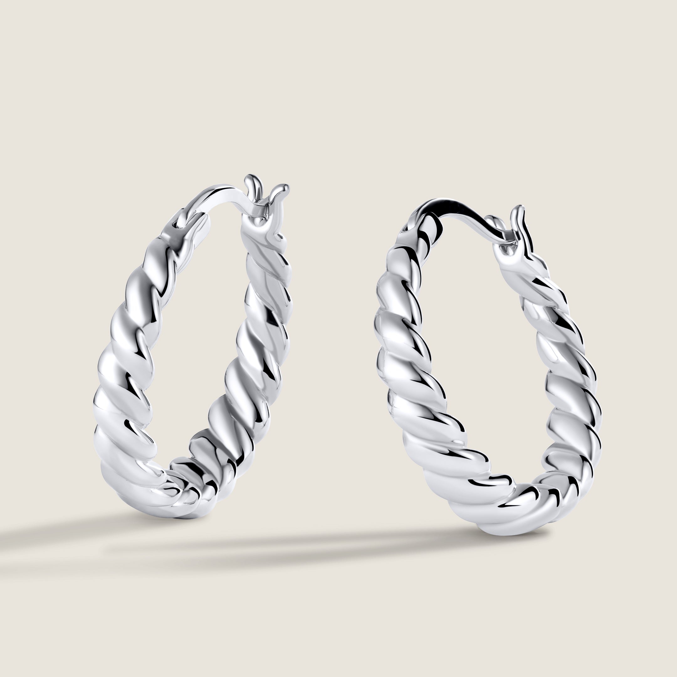 Pendientes de Aro Twist of Grace en Plata de Ley
