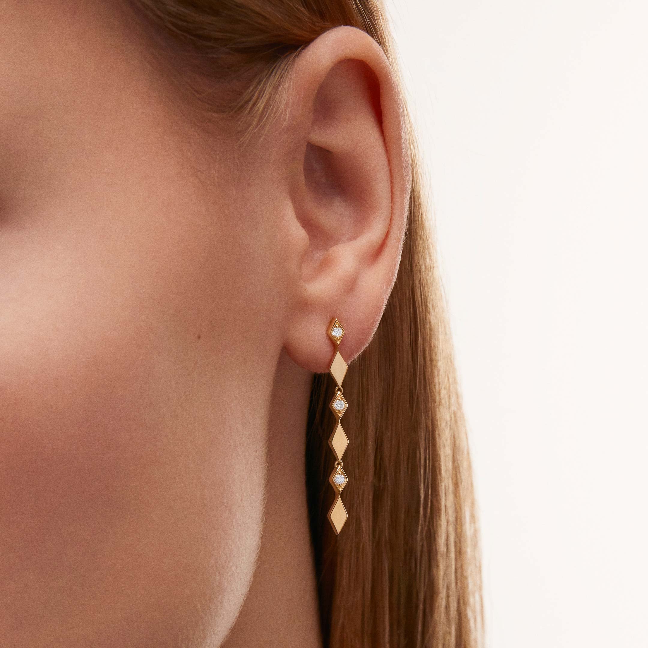 Pendientes Largos Losange de Diamantes en Oro Amarillo de 18 Kt