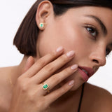 Anel Art Deco Helen com Esmeralda e Diamantes em Ouro Amarelo 18K