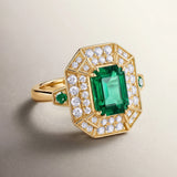 Sortija Art Deco Helen de Esmeraldas con Doble Orla de Diamantes en Oro Amarillo de 18 Kt