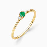 Sortija Bonnie de Esmeralda y Diamantes en Oro Amarillo de 18 Kt