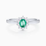 Sortija Irem de Esmeralda y Diamantes de 0,16 Cts. en Oro Blanco de 18 Kt