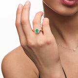 Sortija Irem de Esmeralda y Diamantes 0,50 Cts. en Oro Amarillo de 18 Kt