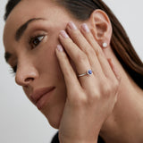 Sortija Irem de Zafiro y Diamantes de 0,16 Cts. en Oro Blanco de 18 Kt
