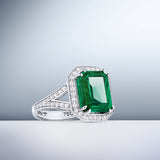 Sortija Jacqueline de Esmeralda y Diamantes en Oro Blanco de 18 Kt