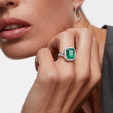 Sortija Jacqueline de Esmeralda y Diamantes en Oro Blanco de 18 Kt