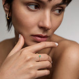 Sortija Sylvie de Esmeralda y Diamantes en Oro Amarillo de 18 Kt